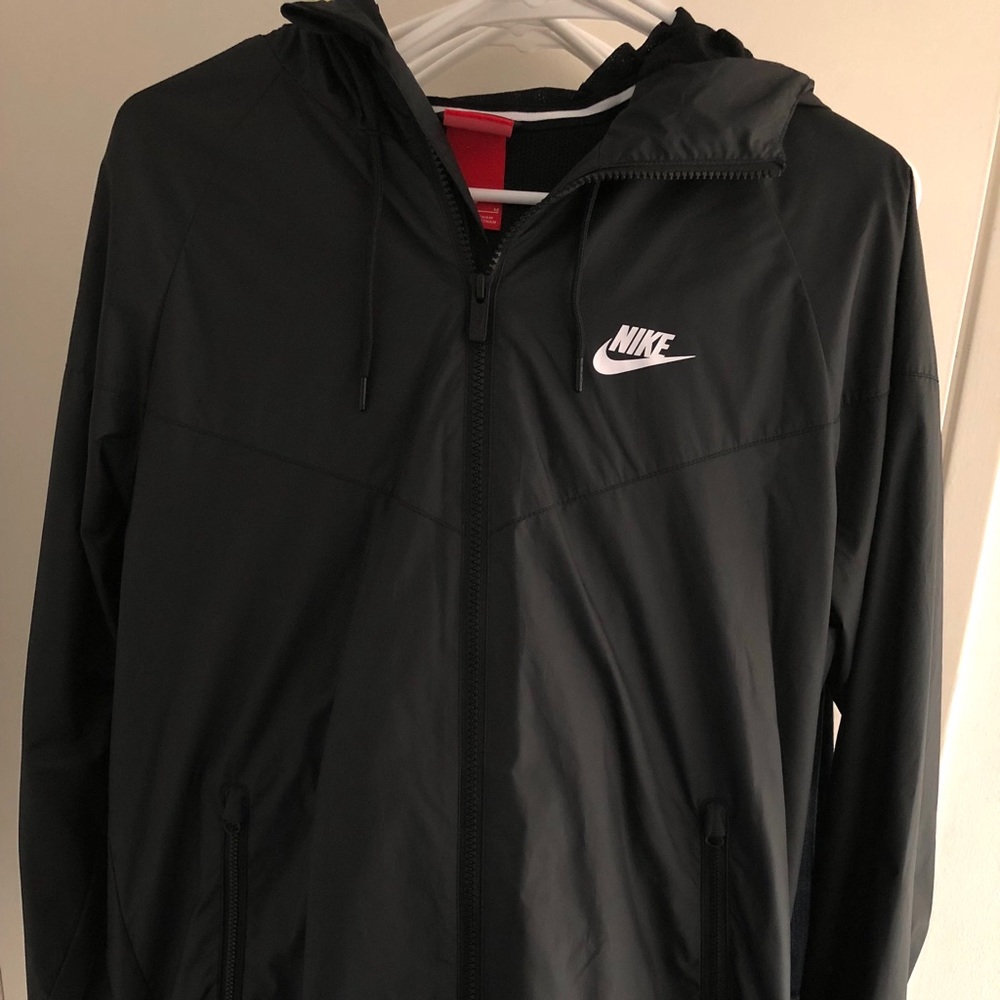 NEW Mens Nike Windbreaker with Hood